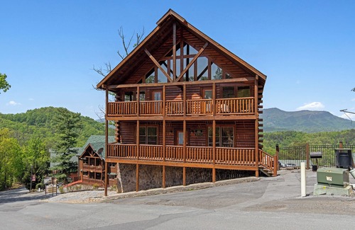 Gatlinburg - Pigeon Forge Cabina | Theatre in the Mountains