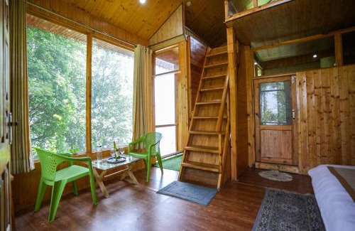 Banjar Apartamento | TheCozynest Duplex Treehouse in the hills