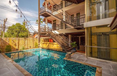 Wua Lai Hotel | THEE Kashatharn by TH District