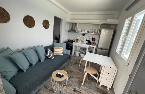 Loutra Apartamento | Theis Seafront Retreat - Loutra Seaview Bliss