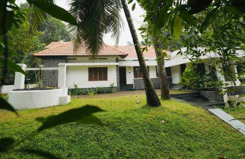 Perumbaikad Apartamento | Thekkaniyil Homestay