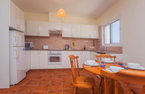 Polis Apartamento | Thekla Court