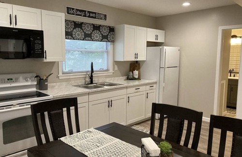 Mammoth Casa | Thelma's Place is a cozy, three bedroom house, newly remodeled