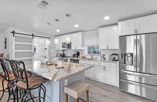 Doctor Phillips Casa | Theme Park Retreat, 4BR near Universal Studios