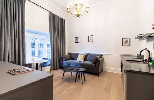 Gayborhood Apartamento | Thena Hotel - Entire Hotel