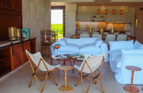 Miramar Casa | Therasia Luxury beachfront retreat