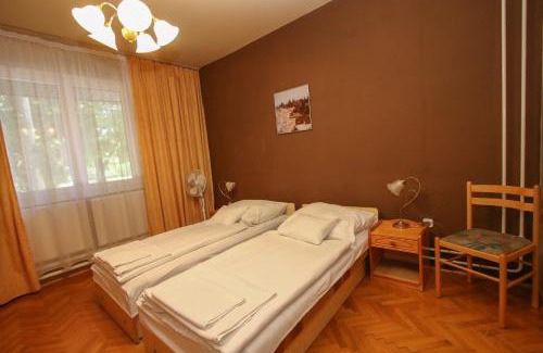 Komarom Apartamento | Thermál Apartmanház
