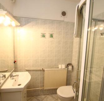 Komarom Apartamento | Thermál Apartmanház