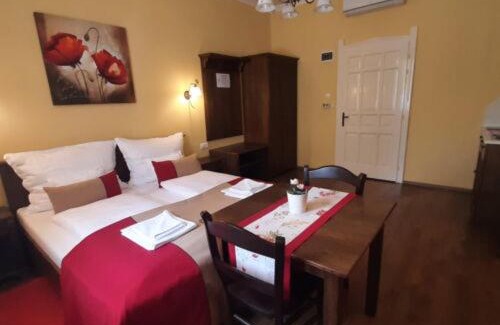 Kaba Casa | Thermália Vendégházak - Tulipán Apartman
