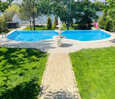 Corbeanca Villa | Therme - Corbeanca by The Lake Luxury Villa