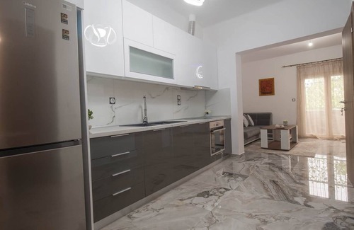 Ampelokipoi-Menemeni Apartamento | Thessaloniki Luxe Suite, Chrysa's Private Getaway