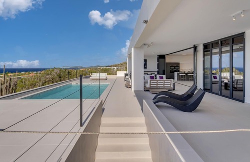 Sabadeco Villa | theVilla 210