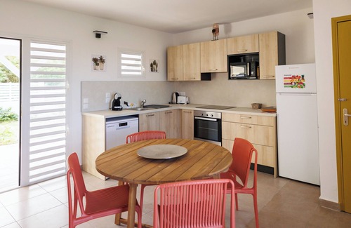 Capesterre-de-Marie-Galante Apartamento | This duplex offers sea views from its suspended terrace.