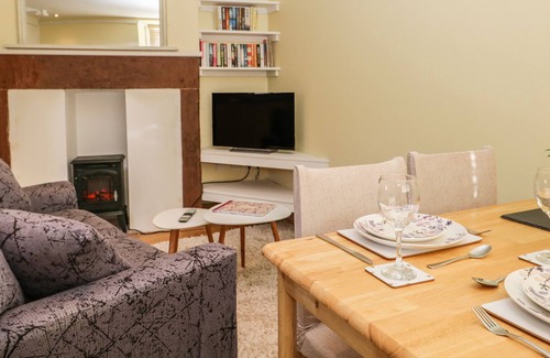 St Bees Casa | THIMBLE COTTAGE, pet friendly, character holiday cottage in St Bees