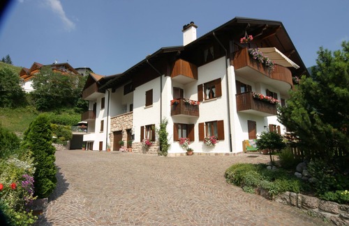 Molveno Apartamento | THIRD FLOOR APARTMENT WITH LARGE BALCONIES