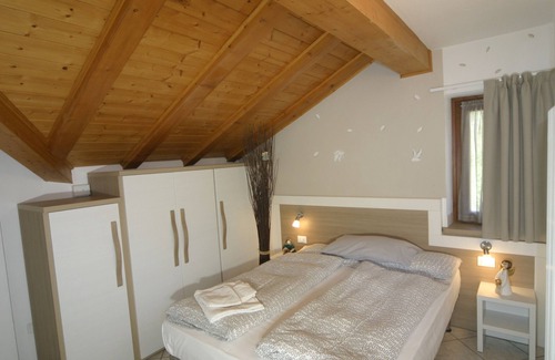 Molveno Apartamento | THIRD FLOOR APARTMENT WITH LARGE BALCONIES