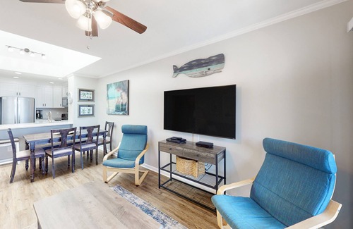 Atlantic Beach Condominio | Third-Floor, Oceanfront Condo with Excellent View, Balconies, WiFi & Shared Pool