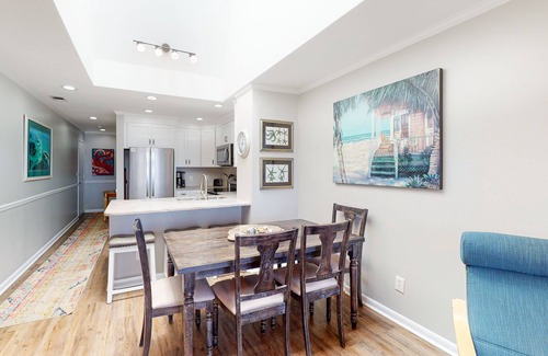 Atlantic Beach Condominio | Third-Floor, Oceanfront Condo with Excellent View, Balconies, WiFi & Shared Pool