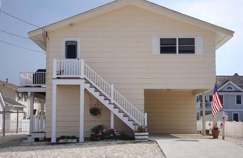 Stone Harbor Casa | En tercer lugar desde la playa, vistas al mar y a la playa.