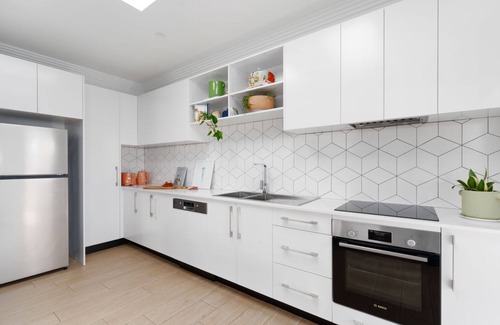 Thirroul Casa | Thirroul Beauty - Be close to the beach, town and restaurants so you can enjoy!