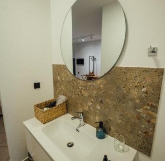 Igoumenitsa Apartamento | Thirsty Dog Urban Port Studios