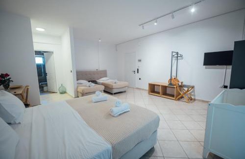 Igoumenitsa Apartamento | Thirsty Dog Urban Port Studios
