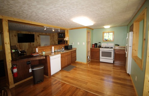 Watkins Glen Casa | Traiga sus caballos, botas de montaña, o un plan para relajarse en este refugio de 13 acres!