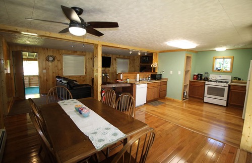 Watkins Glen Casa | Traiga sus caballos, botas de montaña, o un plan para relajarse en este refugio de 13 acres!