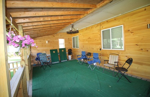 Watkins Glen Casa | Traiga sus caballos, botas de montaña, o un plan para relajarse en este refugio de 13 acres!