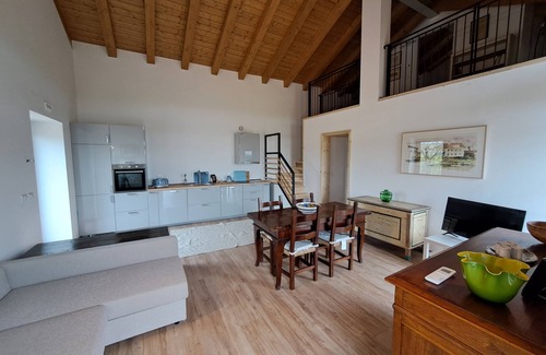 Corno di Rosazzo Apartamento | this 3-bedroom apartment features a fully equipped kitchen