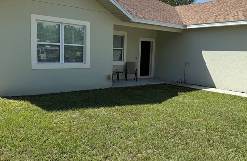 Orange City Casa | This 3 bedroom, 2 bath home in Orange City offers both comfort and convenience.