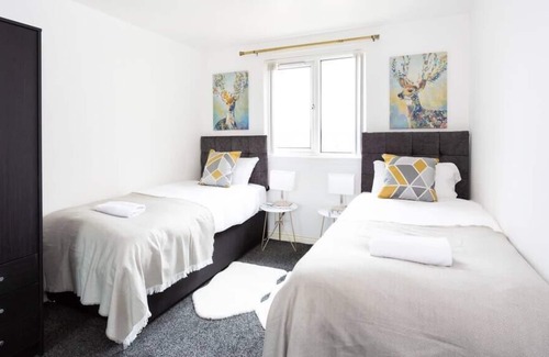 Old Monkland Apartamento | This apartment is a 2 bedroom(s), 2 bathrooms, located in North Lanarkshire, Scotland.