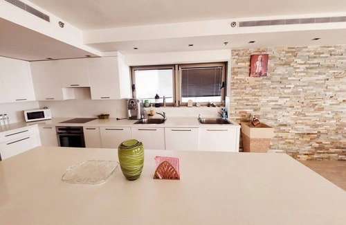Netanya Apartamento | This apartment is a 1 bedroom(s), 1.5 bathrooms, located in Netanya, Center District.