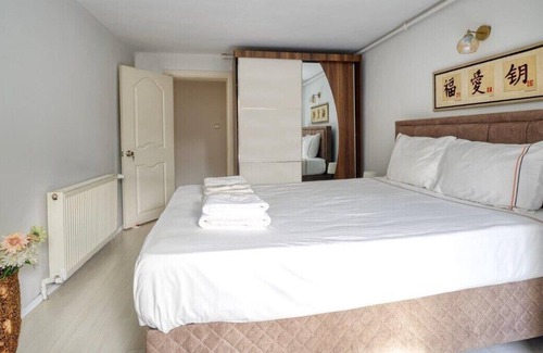 Bebek Apartamento | Private Modern Duplex 2bed/1bath w/ Terrace! #76