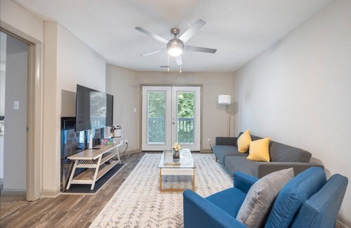 Chapel Hill Apartamento | This apartment is a 2 bedroom(s), 2 bathrooms, located in Carrboro, NC.