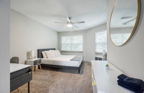Chapel Hill Apartamento | This apartment is a 2 bedroom(s), 2 bathrooms, located in Carrboro, NC.