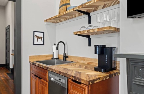 Frankfort Apartamento | This apartment is a 2 bedroom(s), 1 bathrooms, located in Frankfort, KY.