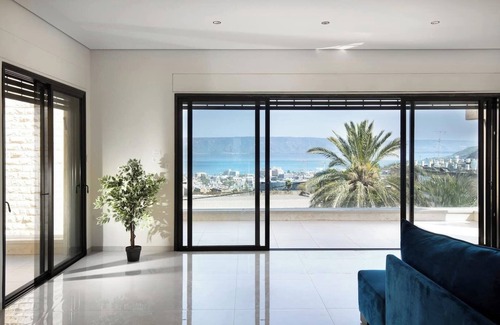 Tiberias Apartamento | This apartment is a 4 bedroom(s), 2.5 bathrooms, located in Tiberias, North District.