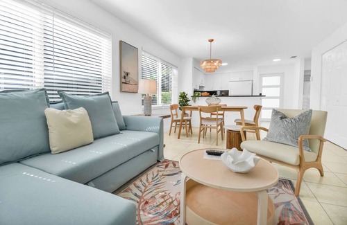 Boca Raton Apartamento | This apartment is a 2 bedroom(s), 2 bathrooms, located in Boca Raton, FL.