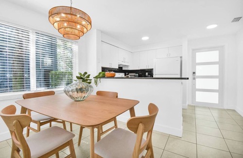 Boca Raton Apartamento | This apartment is a 2 bedroom(s), 2 bathrooms, located in Boca Raton, FL.