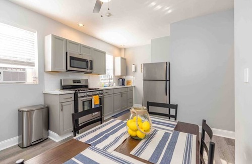 Morgantown Apartamento | This apartment is a 0 bedroom(s), 1 bathrooms, located in Morgantown, WV.