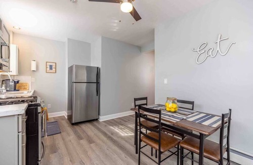 Morgantown Apartamento | This apartment is a 0 bedroom(s), 1 bathrooms, located in Morgantown, WV.