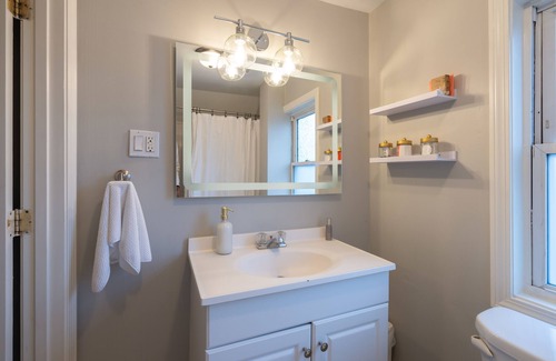 Wanskuck Apartamento | This apartment is a 4 bedroom(s), 2 bathrooms, located in Providence, RI.