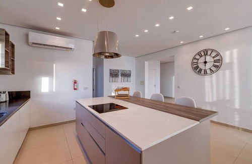 Mellieħa Heights Apartamento | This apartment is a 3 bedroom(s), 3 bathrooms, located in Il-Mellieħa, null.