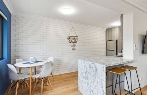 Woolgoolga Apartamento | This apartment is right in the heart of it!