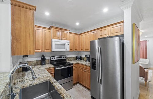 Coral Ridge Isles Apartamento | This apartment is a 2 bedroom(s), 2 bathrooms, located in Oakland Park, FL.