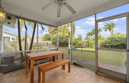 Coral Ridge Isles Apartamento | This apartment is a 2 bedroom(s), 2 bathrooms, located in Oakland Park, FL.