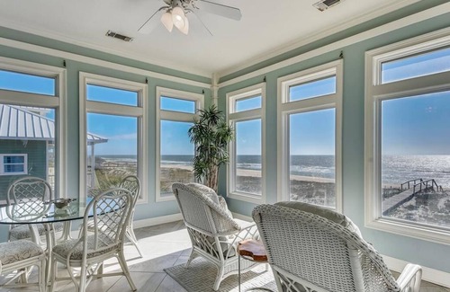 Sea Palm Village Casa | Esta casa frente al mar realmente te sorprenderá con su transformación impresionante!