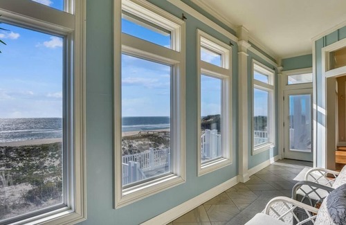 Sea Palm Village Casa | Esta casa frente al mar realmente te sorprenderá con su transformación impresionante!