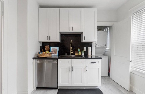 Tower Grove East Apartamento | This beautifully designed apartment offers the perfect blend of modern comfort